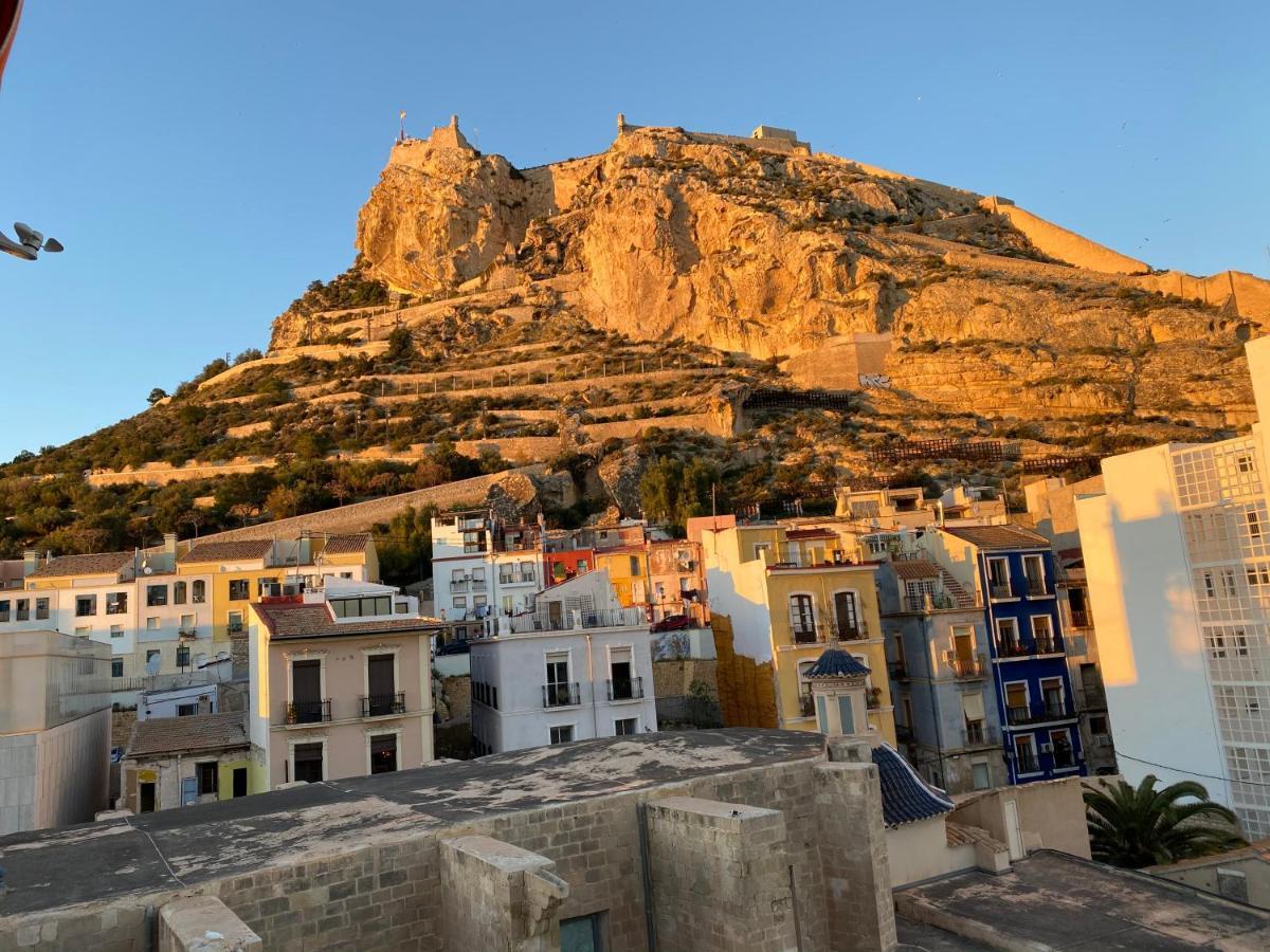 Apartamento con vistas al mar primera linea de playa del Postiguet Alicante Exterior foto