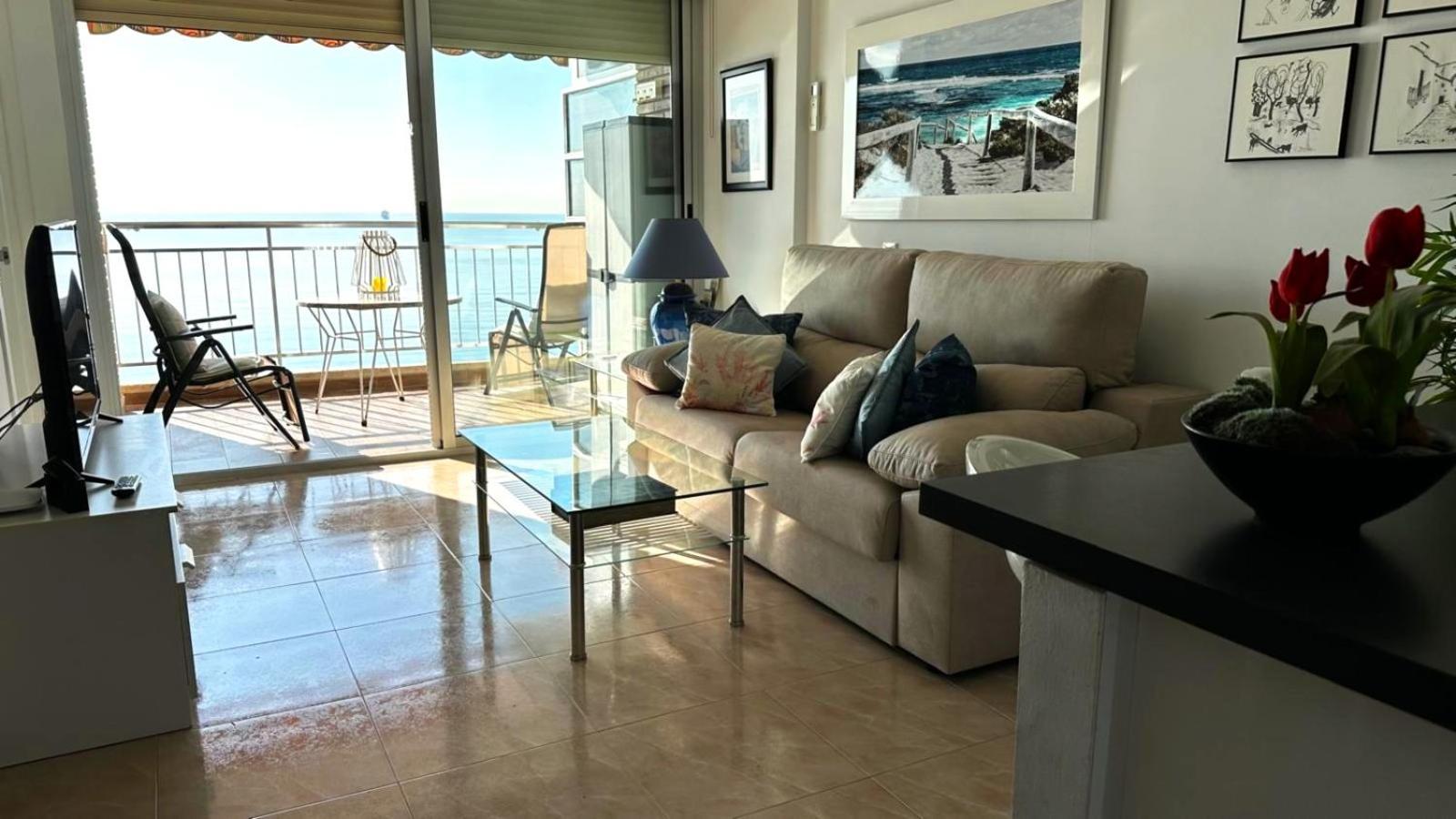 Apartamento con vistas al mar primera linea de playa del Postiguet Alicante Exterior foto