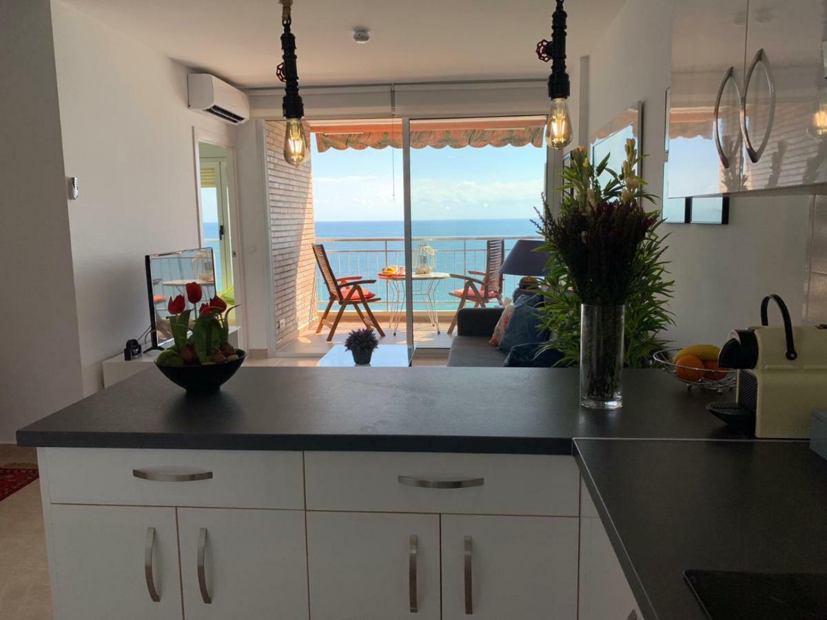 Apartamento con vistas al mar primera linea de playa del Postiguet Alicante Exterior foto