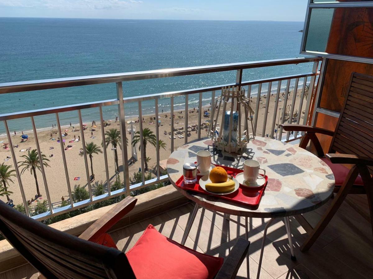 Apartamento con vistas al mar primera linea de playa del Postiguet Alicante Exterior foto